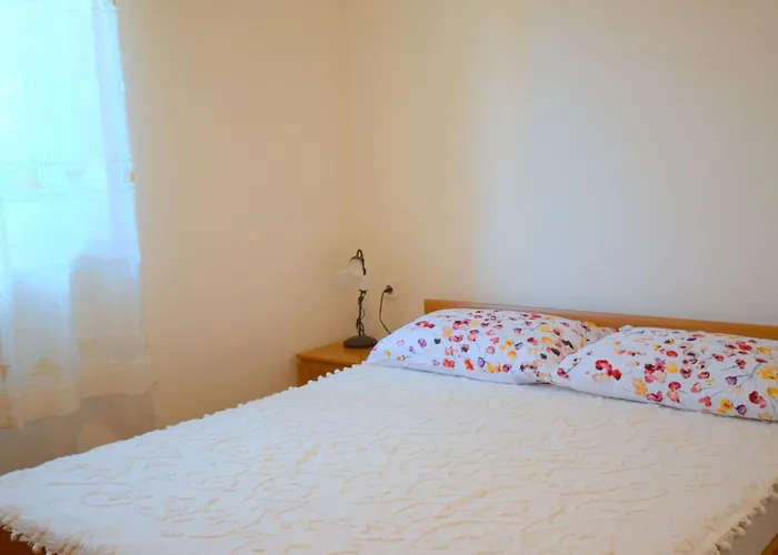 Jelka 1 By Interhome Njivice